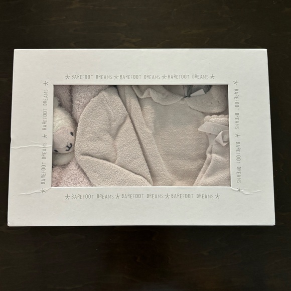 BRAND NEW Barefoot Dreams CozyChic Ultra Lite® Eyelet Bundle in color Sand Dune - Picture 3 of 3